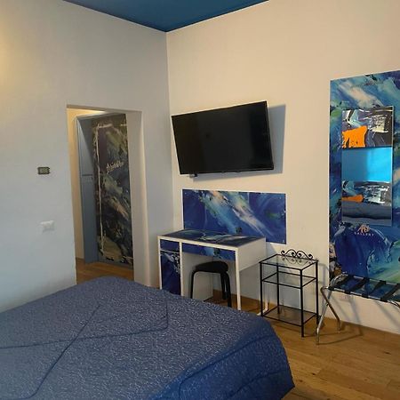 Rooms Of Love Pavia Exterior photo